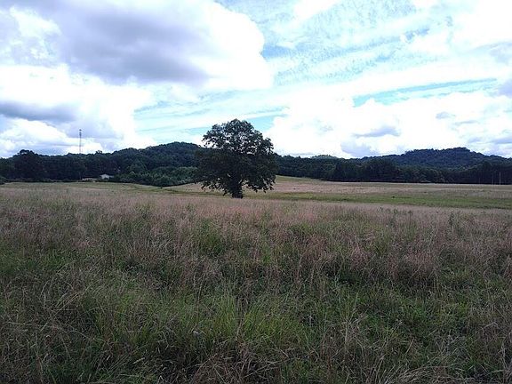 5th image of 460 Skaggs Rd