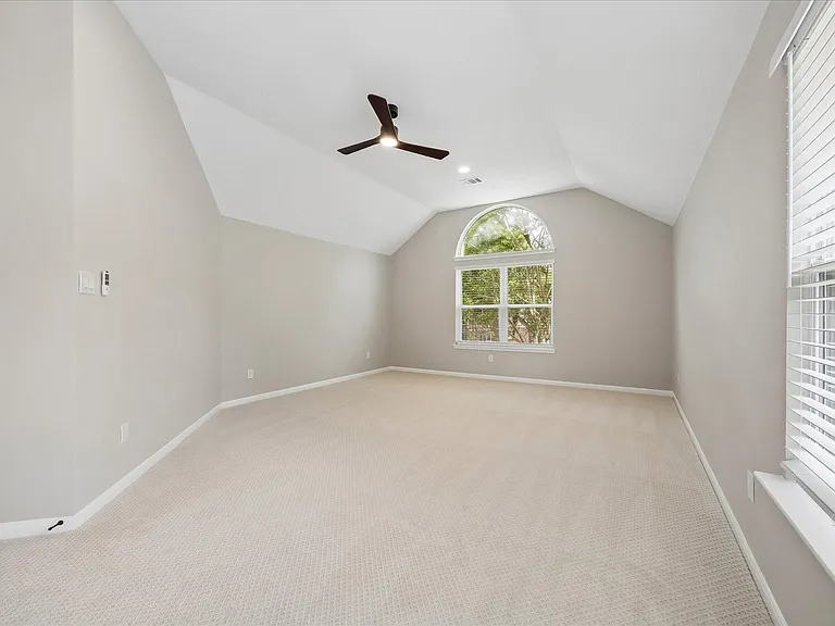 1306 Hunter Wood Dr — Photo 29