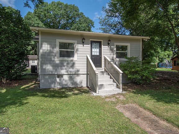 2nd image of 105 Poplar St