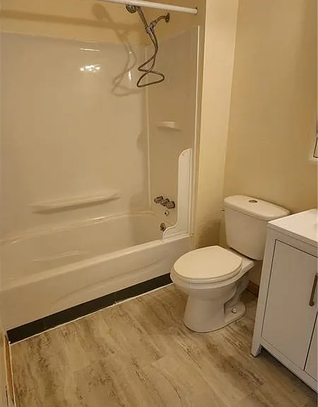 193 Castle Shannon Blvd #A — Photo 2