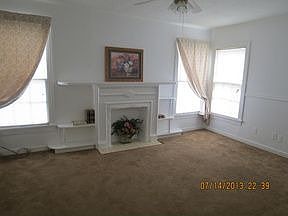 4th image of 2653 Hoyer St