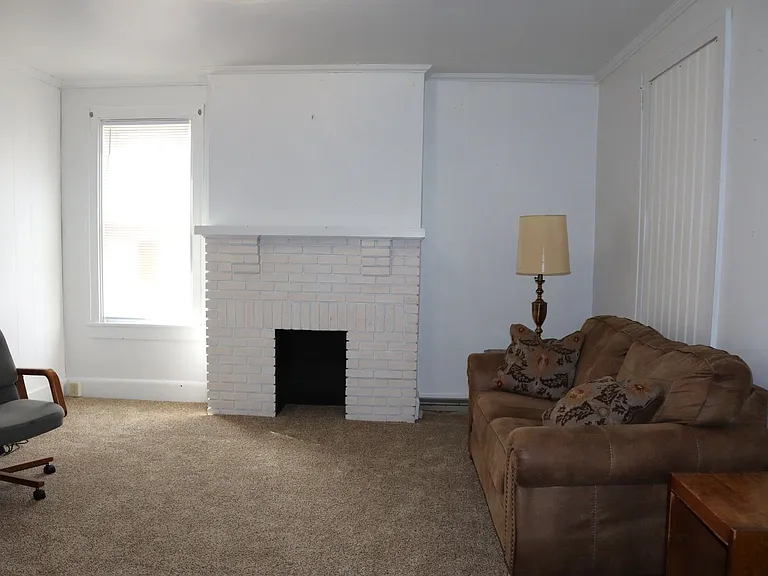 822-1 W Grant St — Photo 12