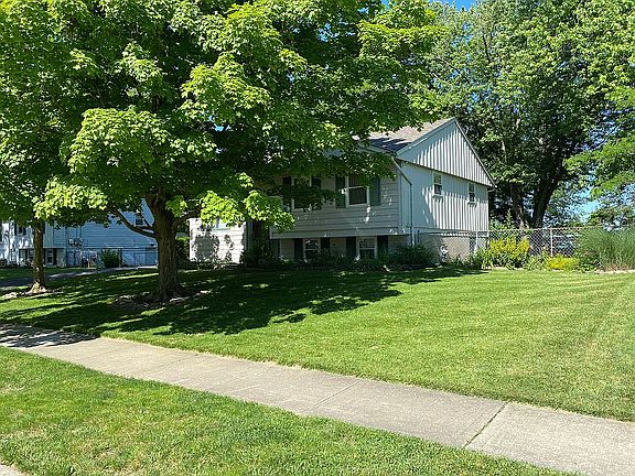 3rd image of 6055 Arcade Dr