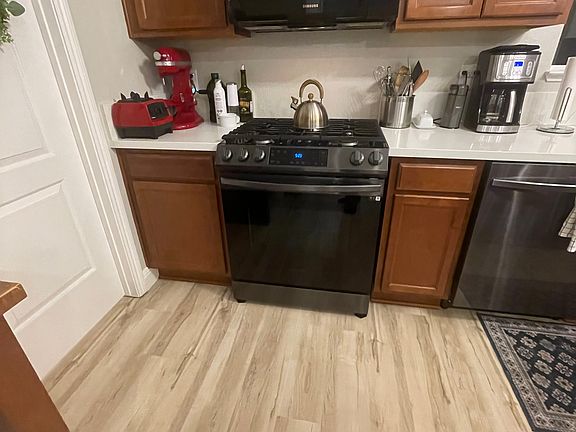 Gas stove