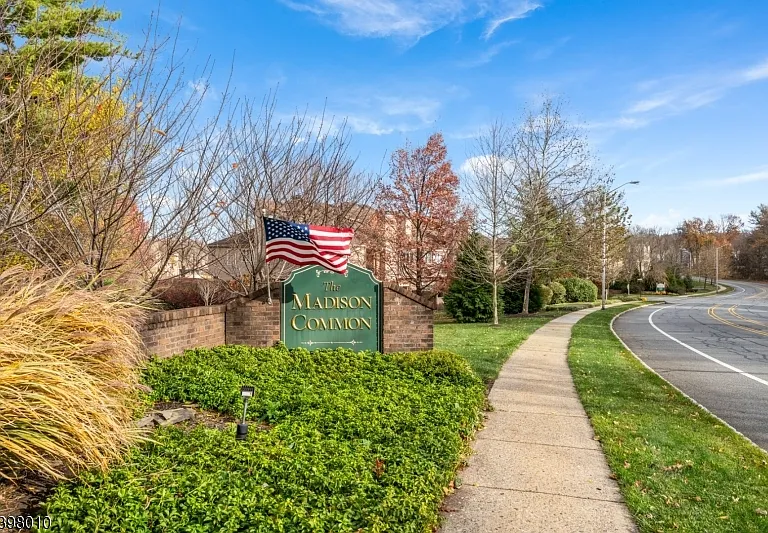 1 Avery Ct — Photo 45