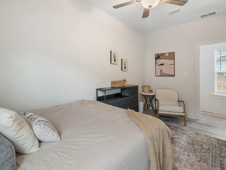 114 S G St — Photo 19