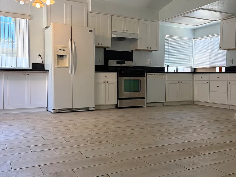 2552 Cottonwood Trl — Photo 17
