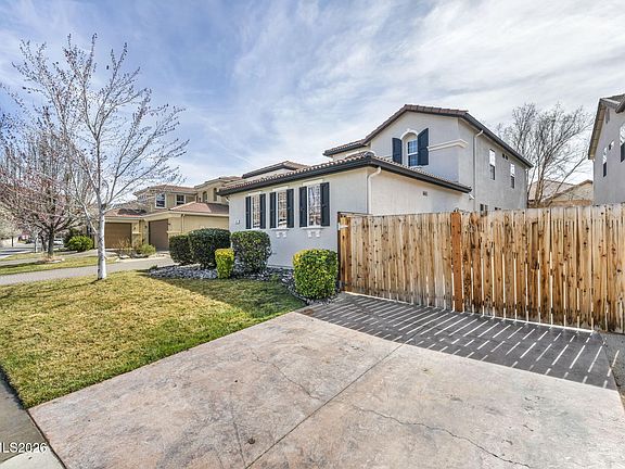 4th image of 490 Luciana Dr