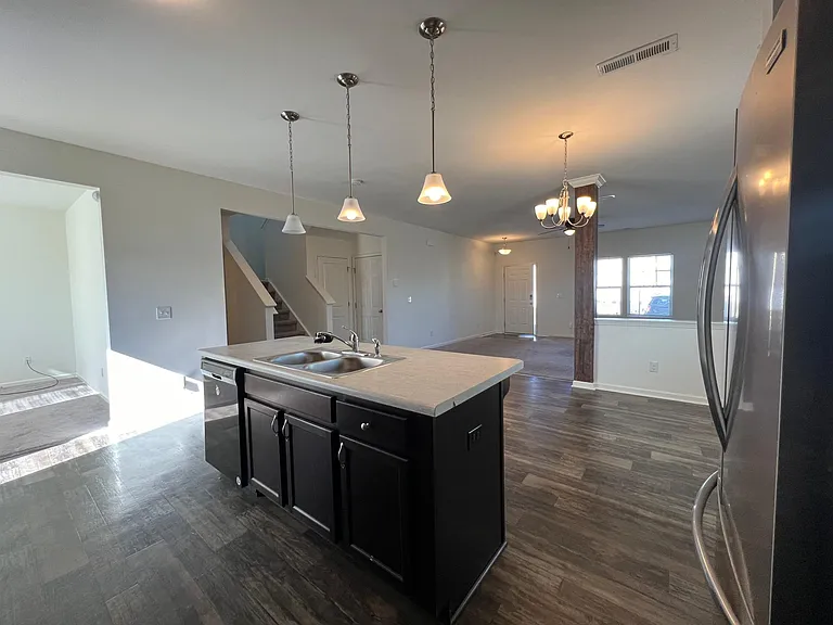 603 Falls Ln — Photo 4