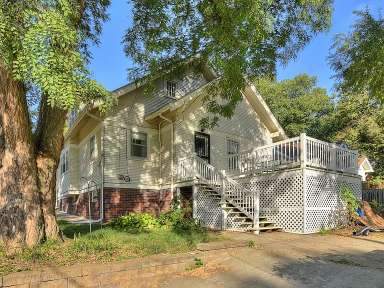 863 S 52nd St — Photo 35