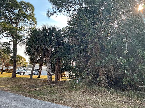 3rd image of 557 Drawdy Way