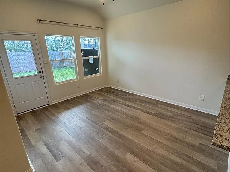 17706 Cedar Crest Dr — Photo 12