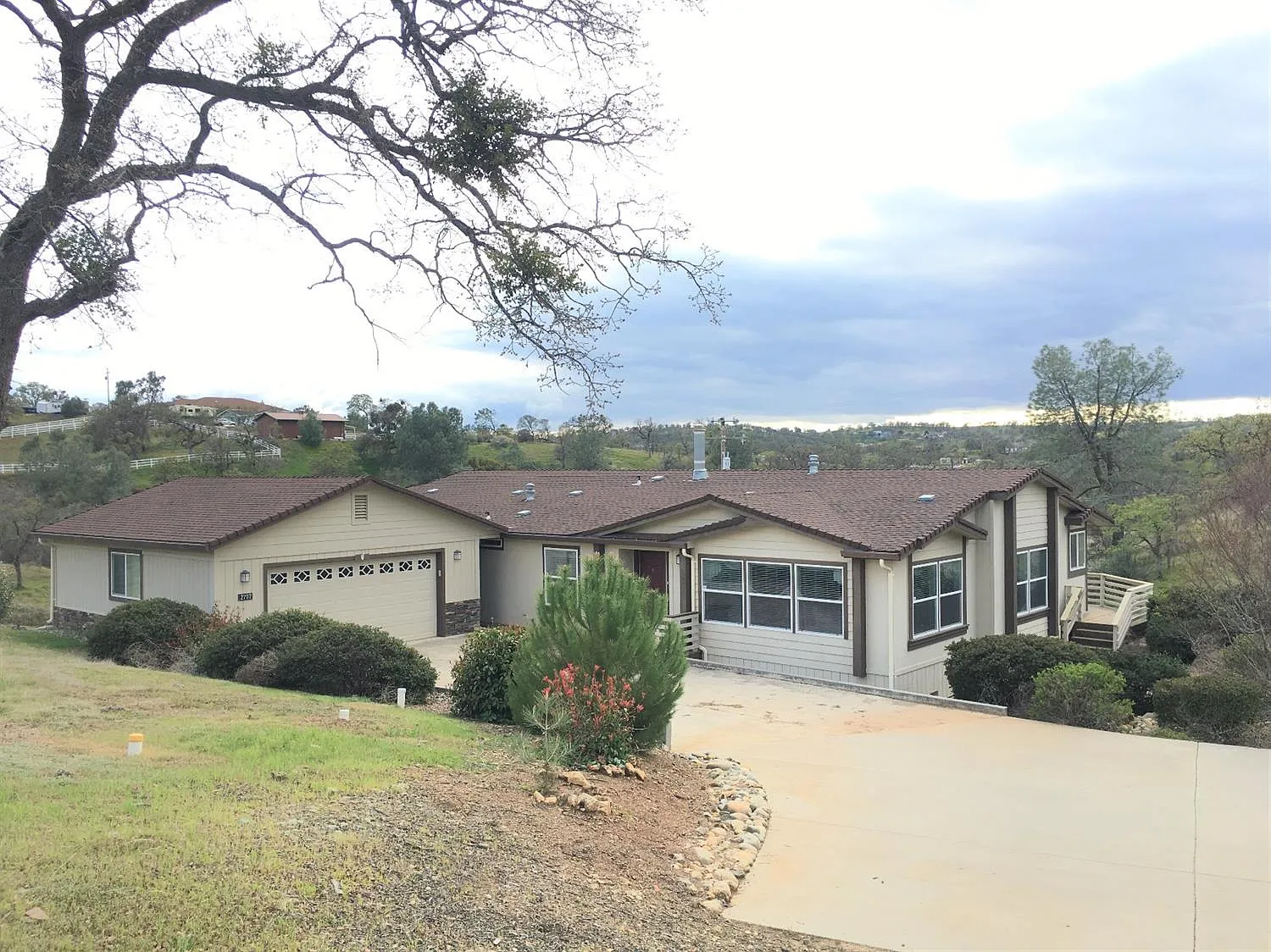 2707 Alameda Dr photo 1