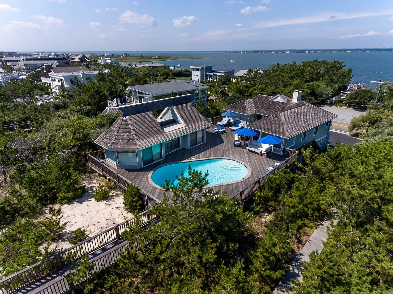Exclusive Rental - Oceanfront Contemporary With Heated Pool — Photo 2