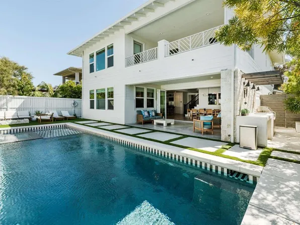 1204 Lanai Ct, Carlsbad, CA 92008