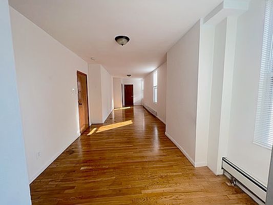 4th image of 29-15 Astoria Blvd #2R
