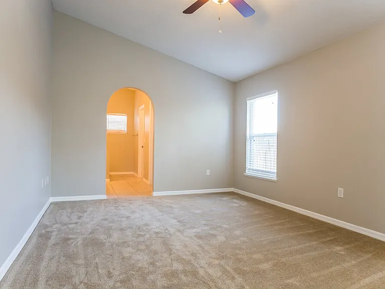142 Woodbury Pines Cir — Photo 6