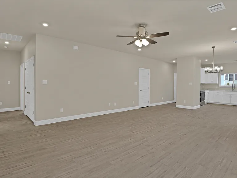 5618 Barkridge Dr — Photo 15