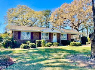 1941 Winter Forest Dr, Kinston, NC 28504