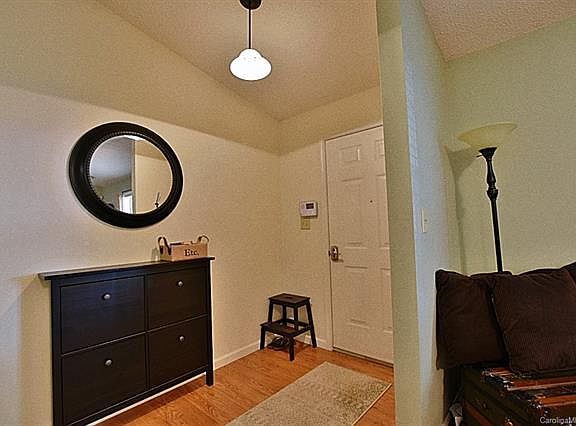 4th image of 319 Meyer Ln