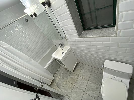 4th image of 532 W 159th St #C2
