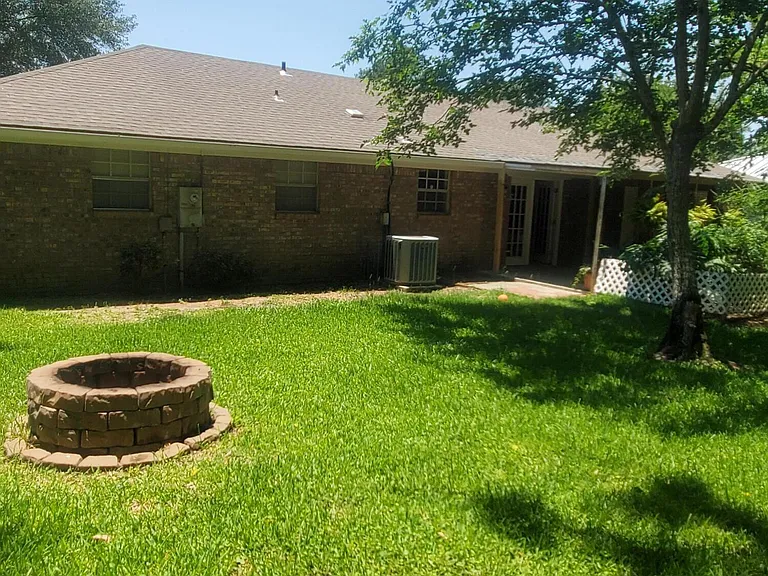 12438 Briarwood West Dr W — Photo 17