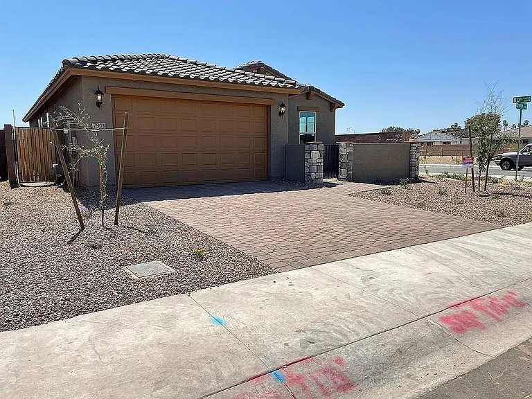 7971 W Orange Dr — Photo 2