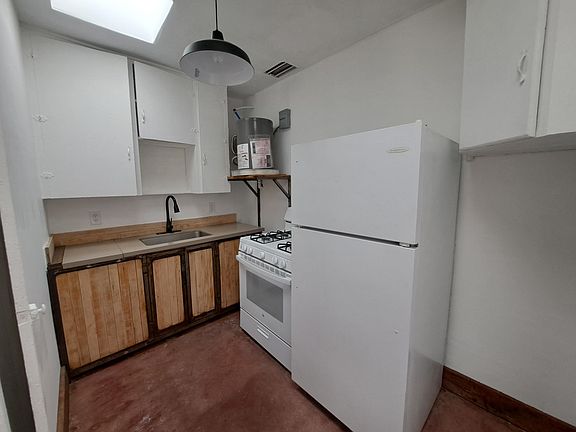 3rd image of 2216 S 6th Ave #6