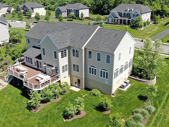 3rd image of 33 Wilson Way