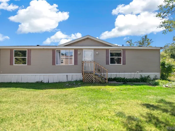 241 Laurel Leah, Oxford, MI 48371