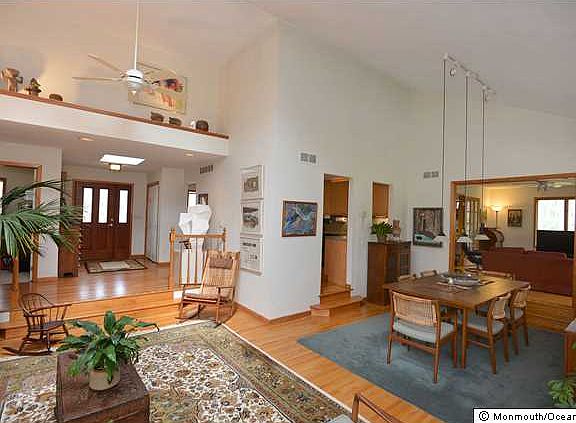 5th image of 184 Edgemere Ct