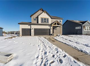 11021 N Crescent Ct, Kansas City, MO 64157