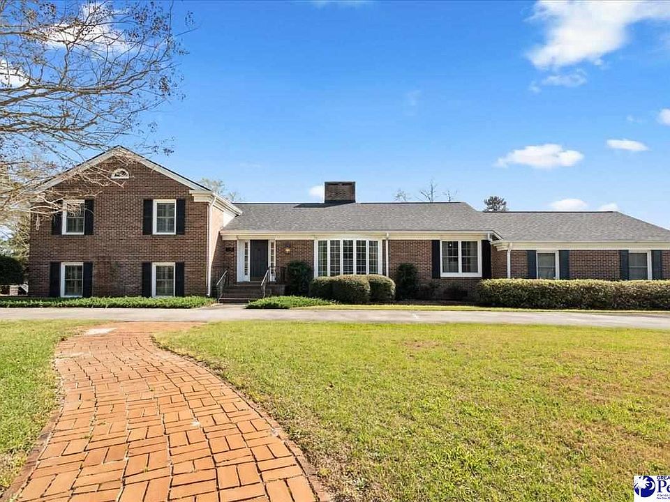1st image of 482 Country Club Dr
