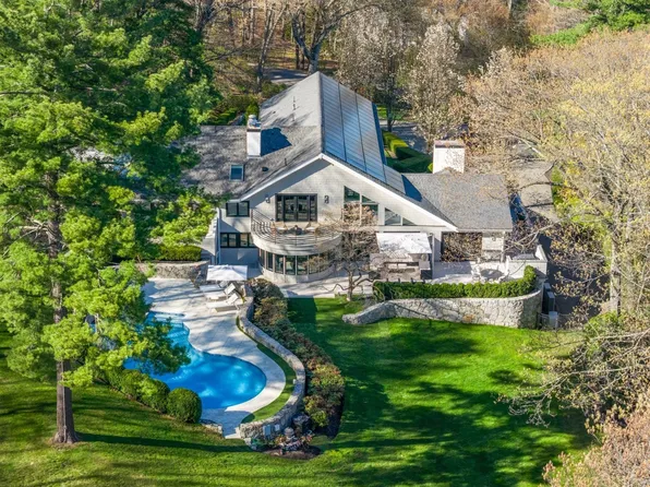 44 Meadowbrook Rd, Weston, MA 02493