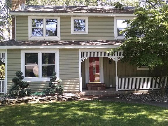 2nd image of 1016 Greenbriar Dr