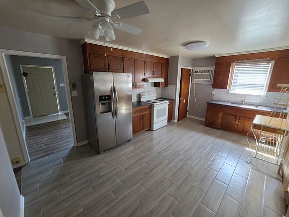 5th image of 394 Libby Ave