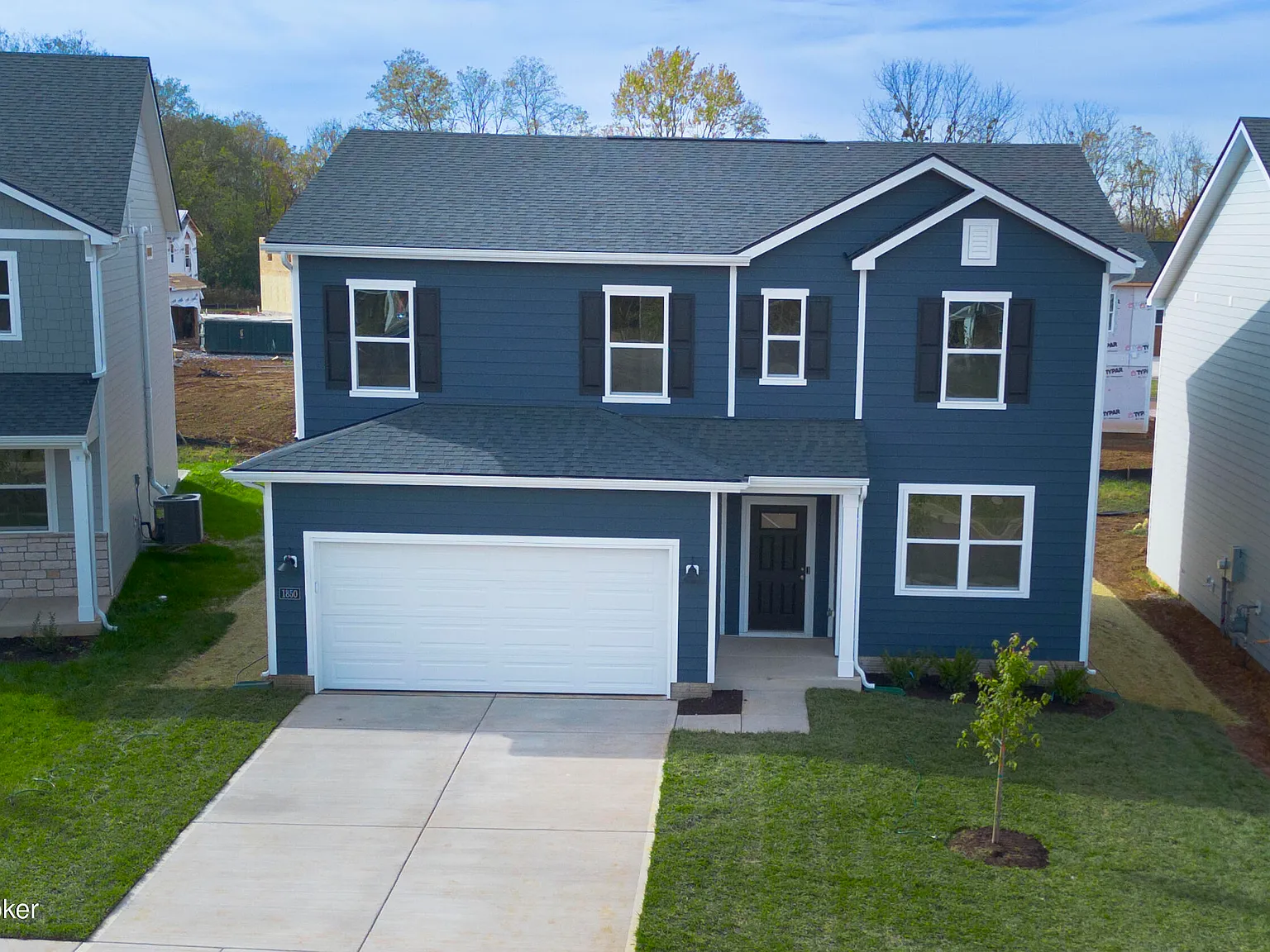 4 bed, 2.5 bath, 2300 sqft, $2,700 — Photo 4