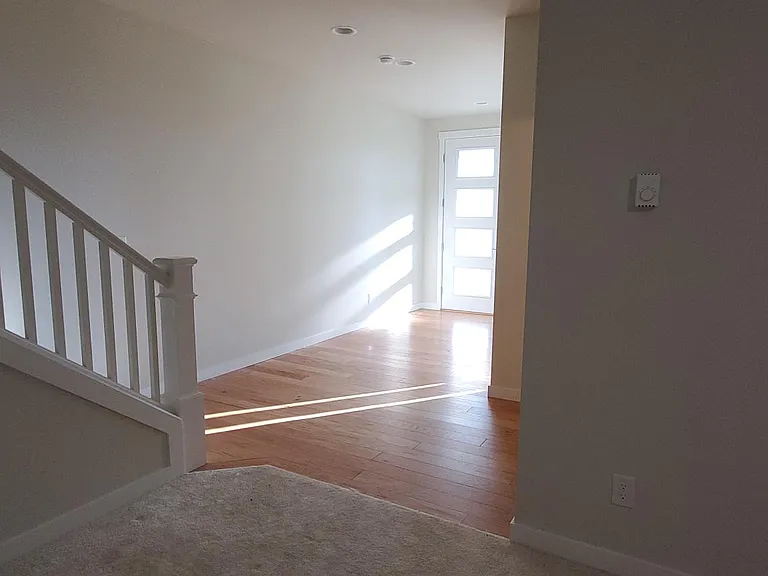 34506 SE Hearing St — Photo 3