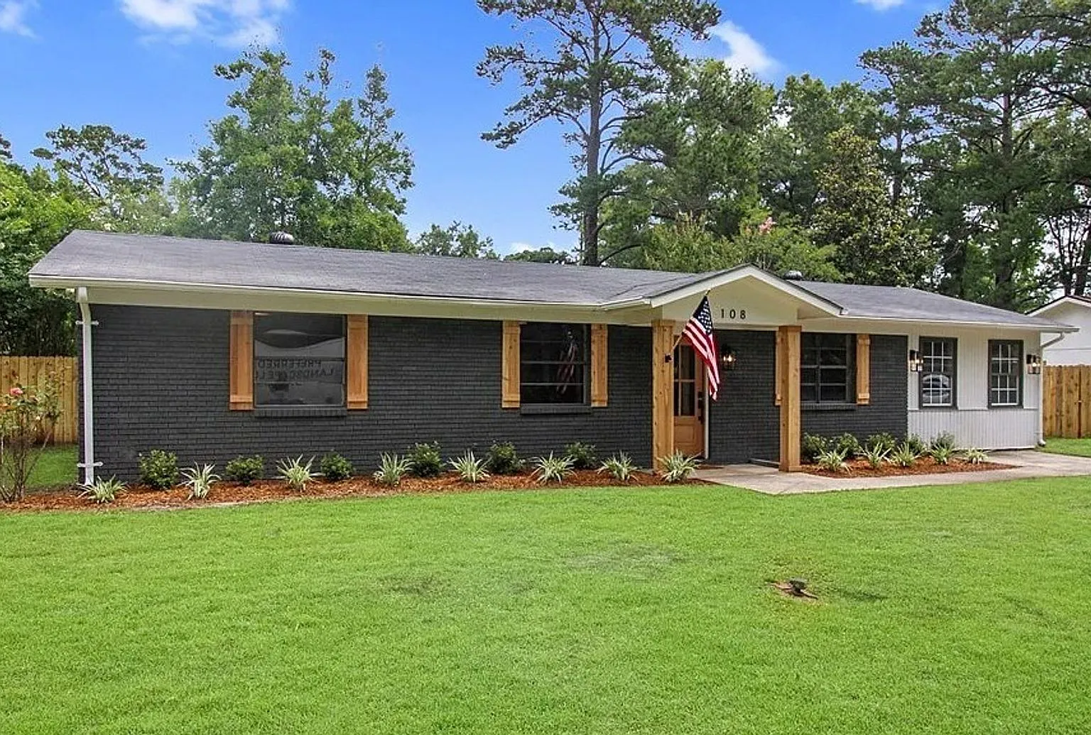 108 E Whatley St. — Photo 1