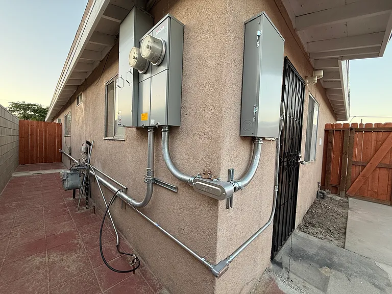 2735 Leafdale Ave — Photo 10