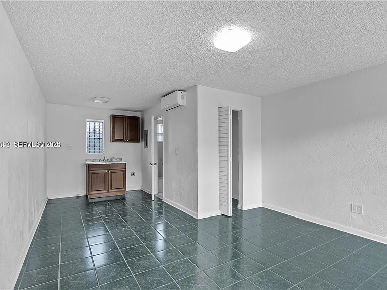 1445 NW 2nd Ave #3 — Photo 9