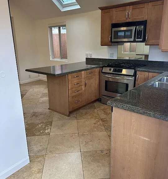 2454 Penmar Ave — Photo 36