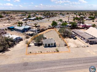 207 E 4th St, Niland, CA 92257