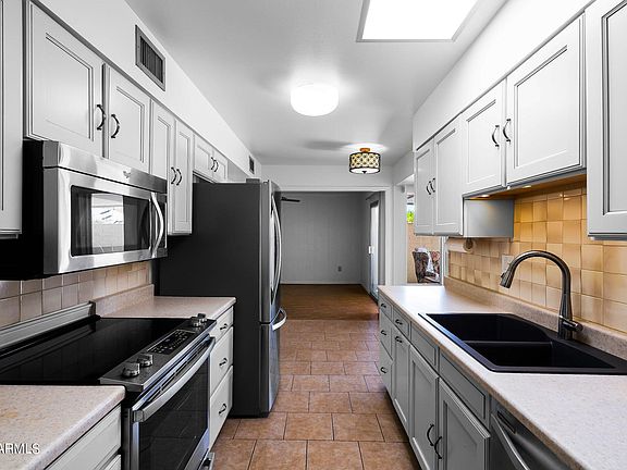 3rd image of 13428 W COPPERSTONE Drive