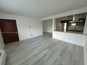 7430 Carlyle Ave, Miami Beach, FL