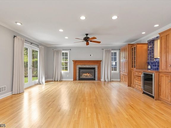 5th image of 424 Colonial Ave