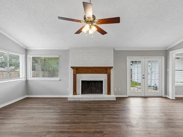 2123 Sheraton Dr, Carrollton, TX 75007