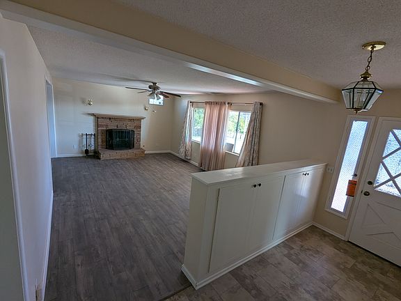 Spacious living room