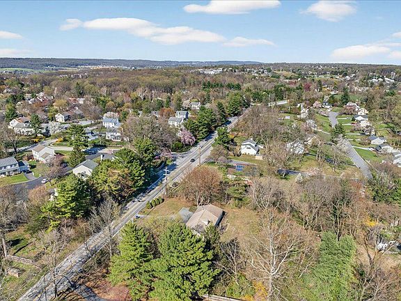 5th image of 220 W Boot Rd