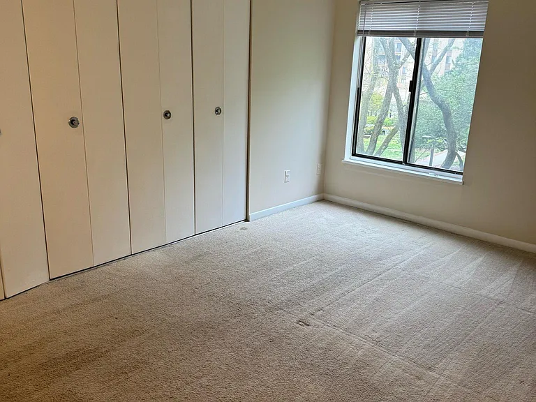 6001 Arlington Blvd #201 — Photo 10